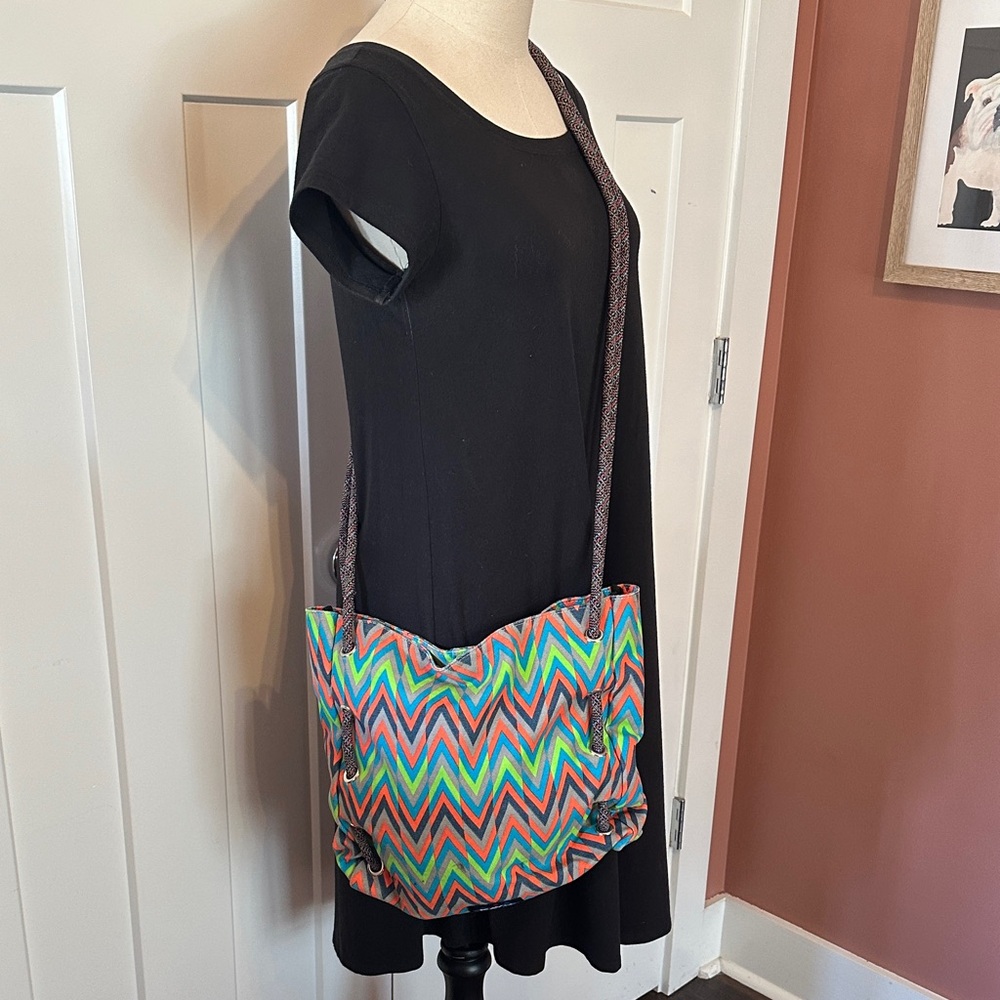 Kavu crossbody zig zag chevron cotton rope 14x12 blue lime green orange tote bag